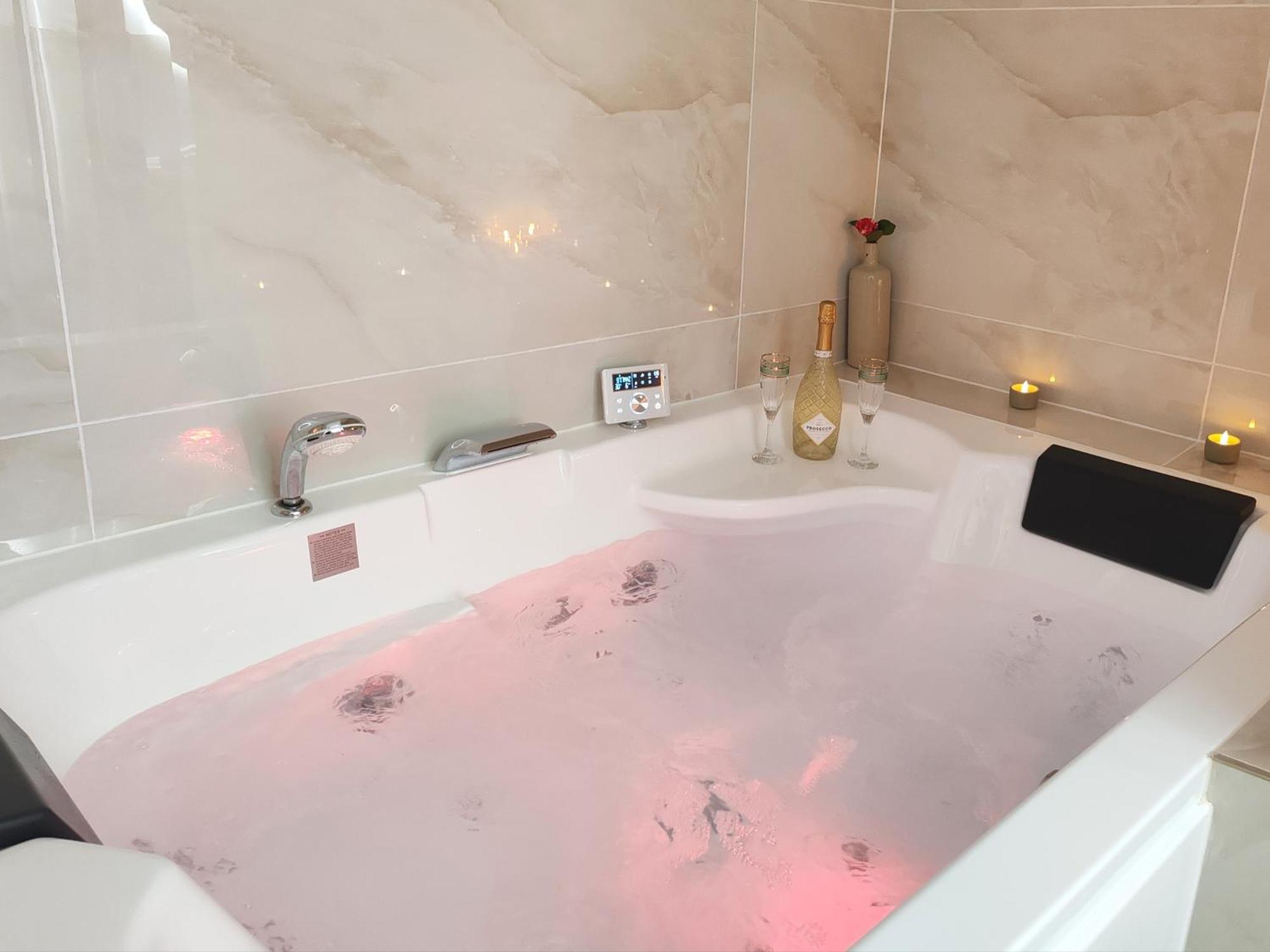 Appartement Bulle D'Antan En Coeur De Ville - Monument Classe Historique - Grand Jaccuzi Кастр Экстерьер фото